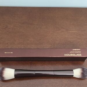 Hourglass Ambient Lighting Edit Dual-Ended Brush - Black and White